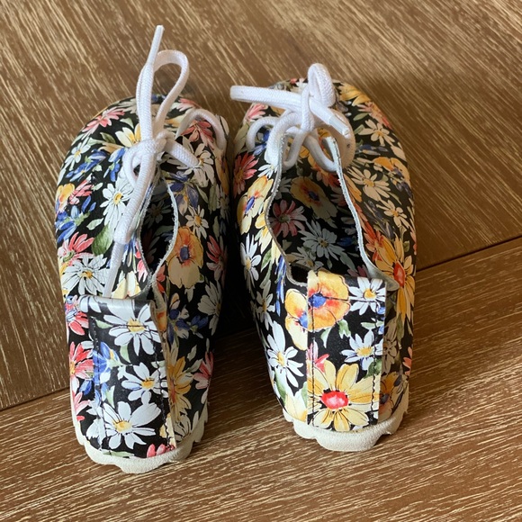 LiLi Collection Floral Leather Tie Oxford Shoes - Picture 6 of 9